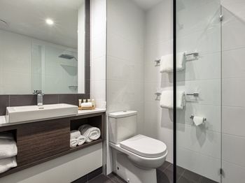 Best Western Plus Lake Kawana Hotel - eAccommodation 37