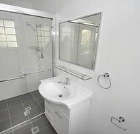Balmain 4 Mont Furnished Apartment - eAccommodation