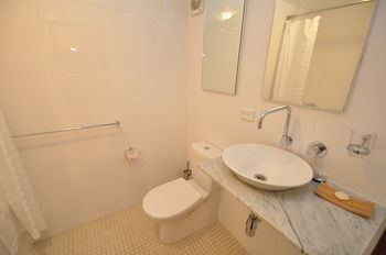 Camperdown 21 Brigs Furnished Apartment - eAccommodation 2