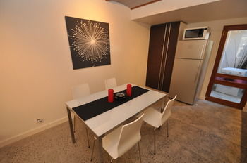 Camperdown 21 Brigs Furnished Apartment - eAccommodation 10