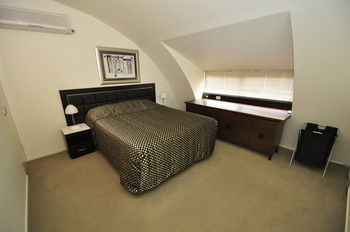 Camperdown 7 Dun Furnished Apartment - eAccommodation 3