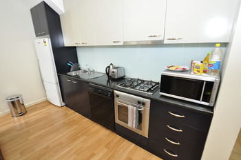 Camperdown 7 Dun Furnished Apartment - eAccommodation 4