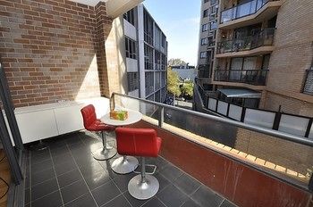 Darlinghurst 17 Oxf Furnished Apartment - eAccommodation 1