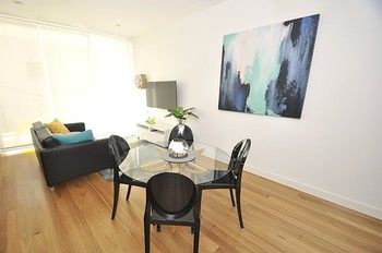 Neutral Bay 4 Young Furnished Apartment - eAccommodation 3