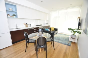 Neutral Bay 4 Young Furnished Apartment - eAccommodation 11