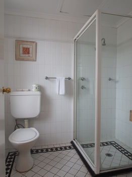 Coogee Bay Hotel Pub Style - eAccommodation 2