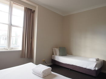 Coogee Bay Hotel Pub Style - eAccommodation 7
