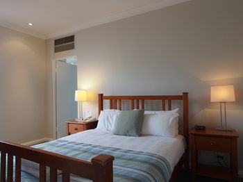 Coogee Bay Hotel Pub Style - eAccommodation 11
