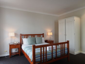 Coogee Bay Hotel Pub Style - eAccommodation 12