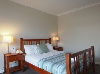 Coogee Bay Hotel Pub Style - eAccommodation 14