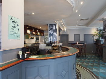 Coogee Bay Hotel Pub Style - eAccommodation 18