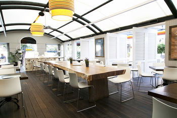 Coogee Bay Hotel Pub Style - eAccommodation 34