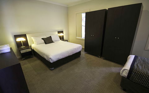 Best Western Plus Charles Sturt Suites And Apartments - eAccommodation 9