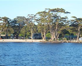 Tuckers Rocks Cottage - eAccommodation 2