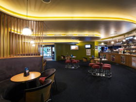 Carlyle Hotel - eAccommodation 0