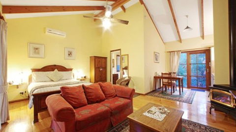 Glenview Retreat Luxury Accommodation - eAccommodation 3