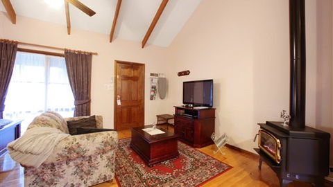 Glenview Retreat Luxury Accommodation - eAccommodation 7