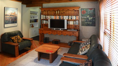 Frog Hollow Estate - eAccommodation 7