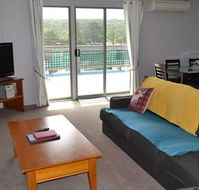 House on the Hill Port Campbell - eAccommodation