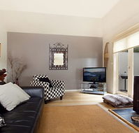 Lake Como Villa  Studio - Daylesford - eAccommodation