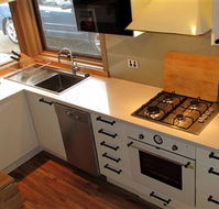 Wallace's - Crystal Creek Chalet 1 - eAccommodation