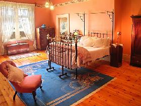 Buxton Manor - George Lowe Esquire Apartment - eAccommodation 3