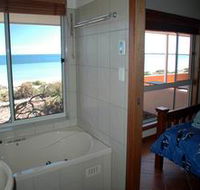 Ceduna Shelly Beach Caravan Park and Beachfront Villas - eAccommodation