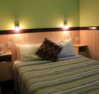 Aussie Outback Oasis Cabin  Van Village - eAccommodation