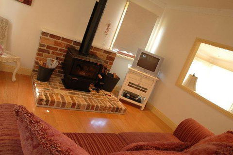 Wombat Lodge - eAccommodation 2