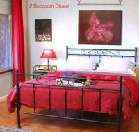 Bettenay's Lakeside Loft Spa Apartment