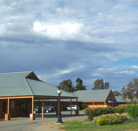 Bishop's Lodge Motor Inn - eAccommodation