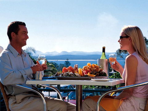 Boathouse Resort Tea Gardens - eAccommodation 2