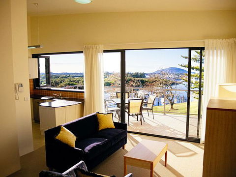 Boathouse Resort Tea Gardens - eAccommodation 3