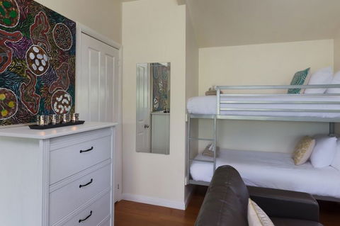 Jacaranda Cottages - eAccommodation 5