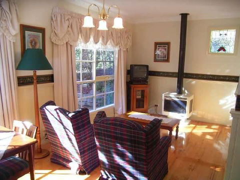 Fernglade On Menzies - eAccommodation 1