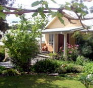 Kemeys Mountain Hideaway - eAccommodation