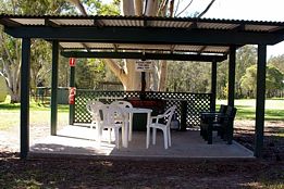 Kempsey Tourist Village - eAccommodation 1