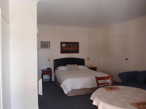 Kinross Inn - eAccommodation 0