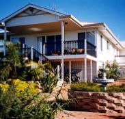 Lovering's Beach Houses - The Whitehouse Emu Bay - eAccommodation