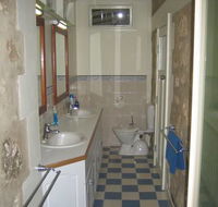 MacDonnell House Naracoorte Cottages - eAccommodation