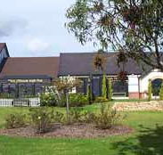 Mick O'Sheas Irish Pub Motel - eAccommodation