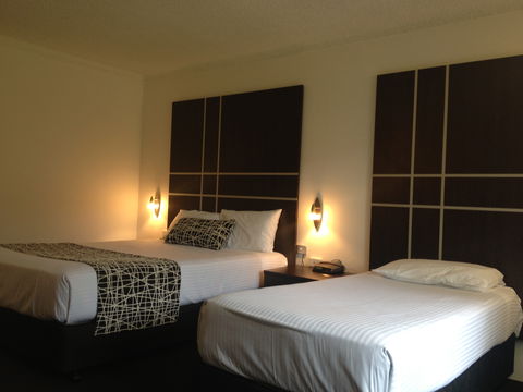 Quality Inn The Willows - eAccommodation 5