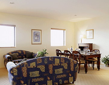 Quality Suites Boulevard on Beaumont Hotel - eAccommodation