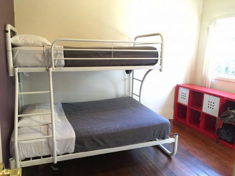 Bottlebrush Backpackers - eAccommodation 2