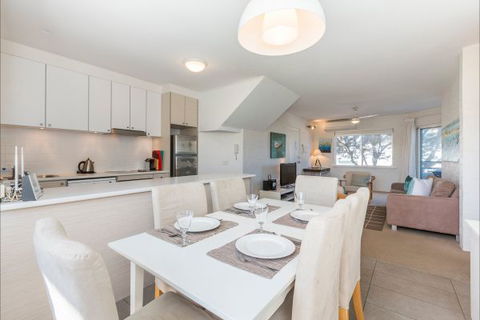 Cottesloe Samsara Apartment - eAccommodation 10