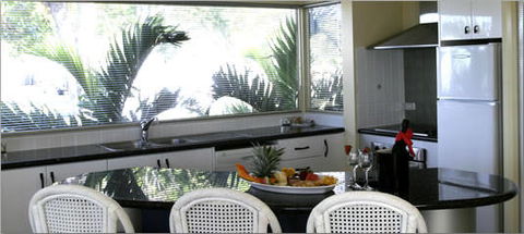 Rollingstone Beach Caravan Resort - eAccommodation 0