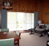 Shiralee Executive Cottages - eAccommodation