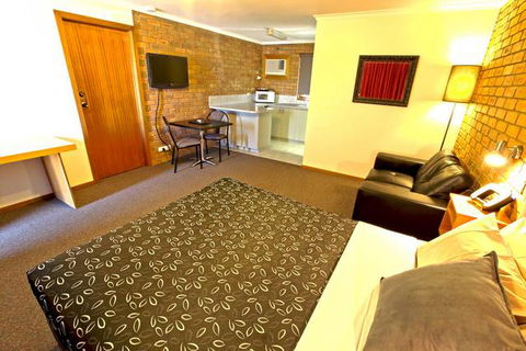 Statesman Motor Inn - eAccommodation 1