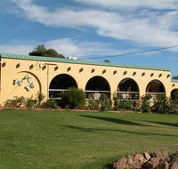 Tarcutta Halfway Motor Inn/Horse Hotel - eAccommodation