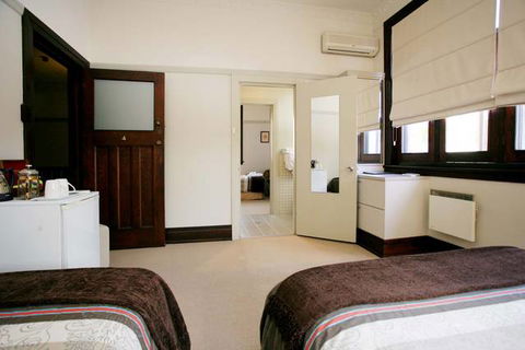 The Bank Guesthouse - eAccommodation 5